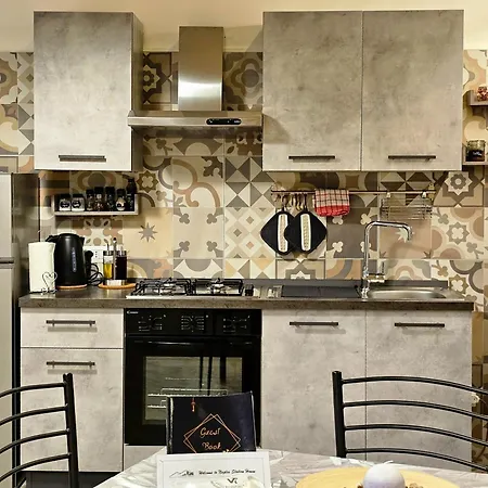 Station House Apartman Nápoly